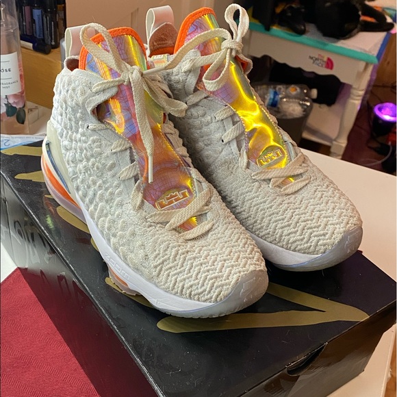 Lebron xvII LMTD (GS) - Picture 5 of 5